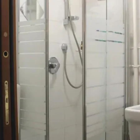 Your Basic But Bonnie Corner Rom